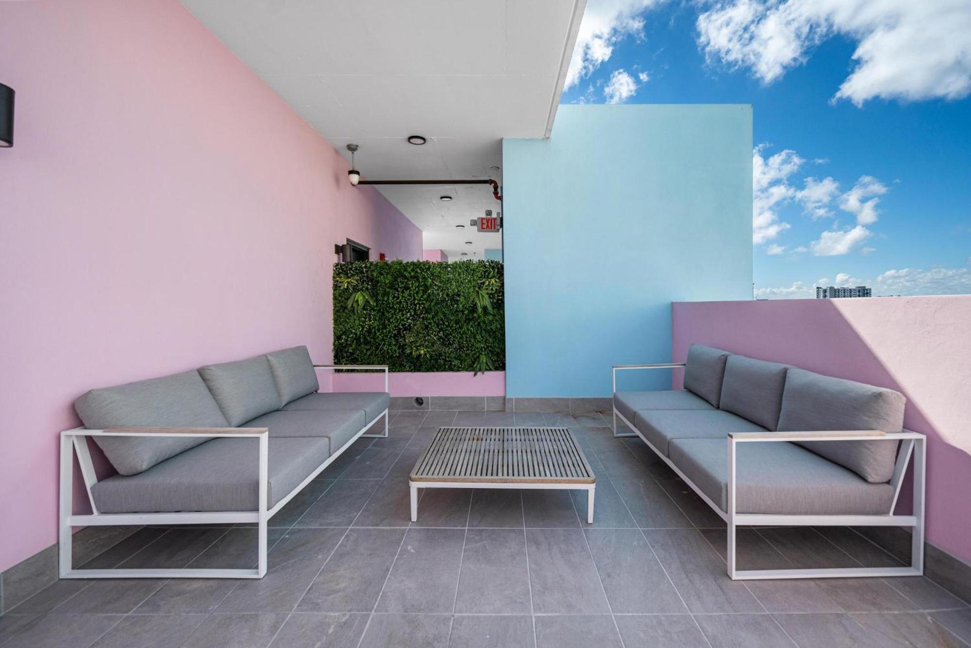 Pastel * Miami