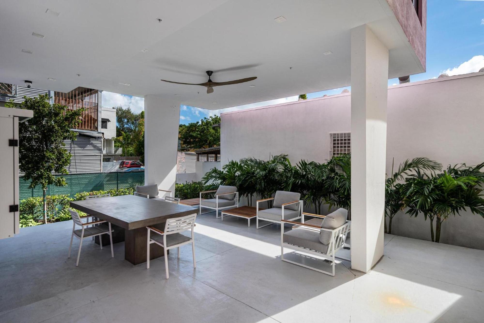 Pastel Aparthotel Miami